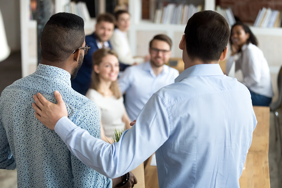 La personne référente pour intégration nouvel arrivant dans entreprise